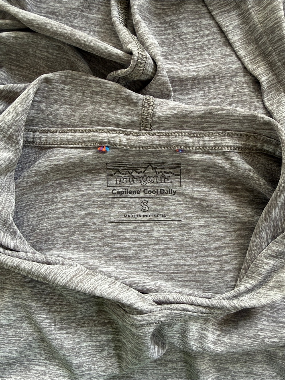 PATAGONIA Capilene Cool Daily Hoodie Feather Grey size Small - Picture 6 of 8